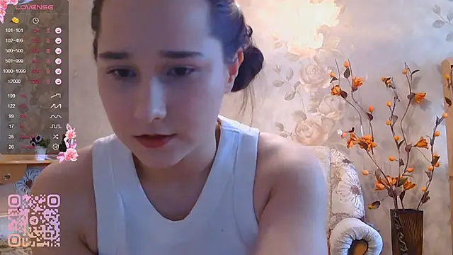 Snapshot of TianaMeiser chatting on April 13, 2026, 1:04 pm TianaMeiser online show from April 13, 2026, 1:04 pm