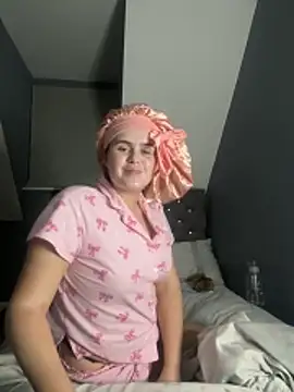 Blonde Bunny online show from February 15, 2026, 11:47 pm