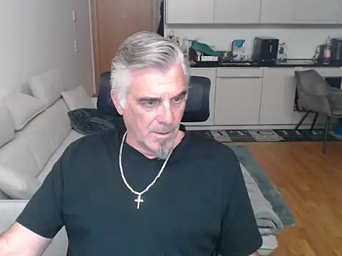 Buidapest online show from April 28, 2026, 2:27 am