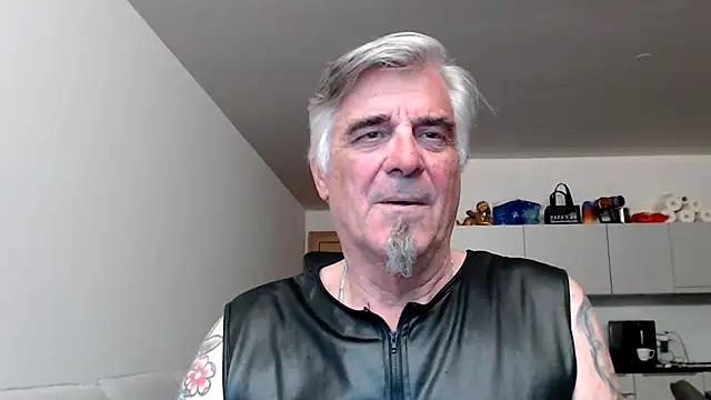 Snapshot of Buidapest chatting on May 10, 2026, 2:59 am Buidapest online show from May 10, 2026, 2:59 am