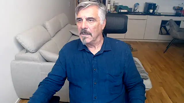 Buidapest online show from February 4, 2026, 4:18 am