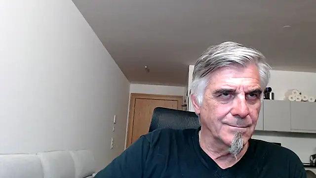 Snapshot of Buidapest chatting on May 12, 2026, 3:58 am Buidapest online show from May 12, 2026, 3:58 am