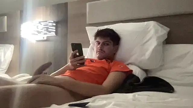 iceicebaby06 online show from November 18, 2025, 2:16 am