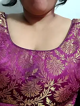 Snapshot of Winter_XOXO chatting on December 14, 2025, 6:02 pm Winter XOXO online show from December 14, 2025, 6:02 pm