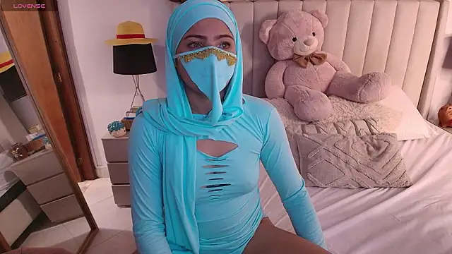 Snapshot of Emyii_ chatting on March 29, 2026, 12:18 pm Emyii online show from March 29, 2026, 12:18 pm