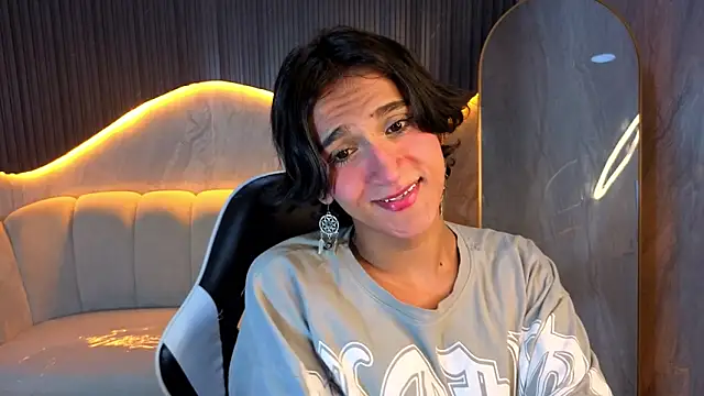 zoe tp online show from December 16, 2025, 7:51 pm