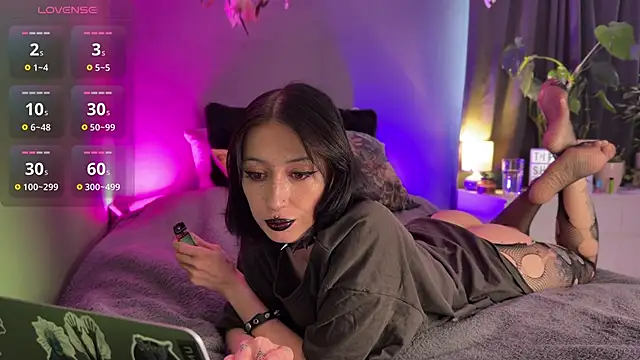 Snapshot of inked_witch chatting on April 12, 2026, 11:02 am inked witch online show from April 12, 2026, 11:02 am