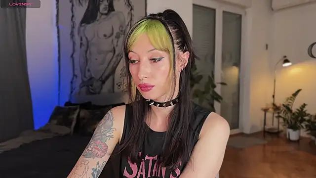 Snapshot of inked_witch chatting on December 3, 2025, 3:22 pm inked witch online show from December 3, 2025, 3:22 pm