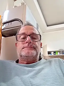 nard53 online show from May 3, 2026, 11:37 am