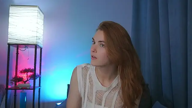 Snapshot of foxy_cute4you chatting on June 7, 2026, 7:19 pm foxy cute4you online show from June 7, 2026, 7:19 pm