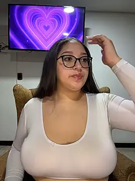 Snapshot of Whitneyy chatting on November 17, 2025, 3:32 am Whitneyy online show from November 17, 2025, 3:32 am