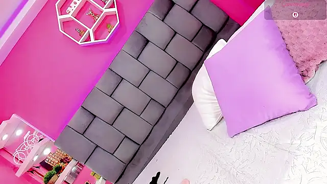 Keysprincess online show from February 3, 2026, 1:16 pm