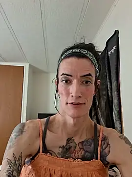 MaitressePomme3 online show from November 23, 2025, 2:32 am