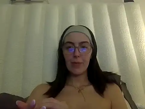 Snapshot of mollyplaysxo chatting on February 22, 2026, 10:00 pm mollyplaysxo online show from February 22, 2026, 10:00 pm