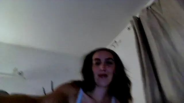 mollyplaysxo online show from June 21, 2026, 9:42 pm