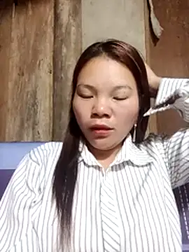 yu-zhen online show from December 17, 2025, 8:14 pm