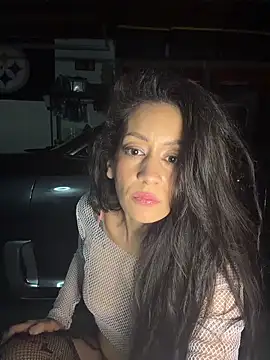 Snapshot of Entreprescrewers chatting on February 18, 2026, 12:56 pm Entreprescrewers online show from February 18, 2026, 12:56 pm