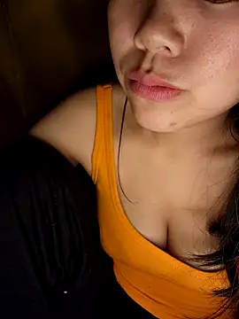 Xiu-L online show from December 15, 2025, 3:40 pm