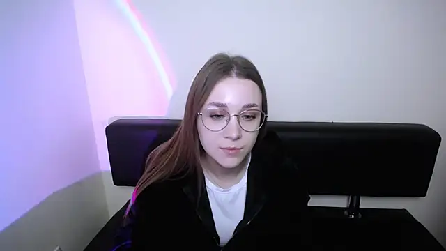 Snapshot of MillaTems_ chatting on November 18, 2025, 10:18 am MillaTems online show from November 18, 2025, 10:18 am