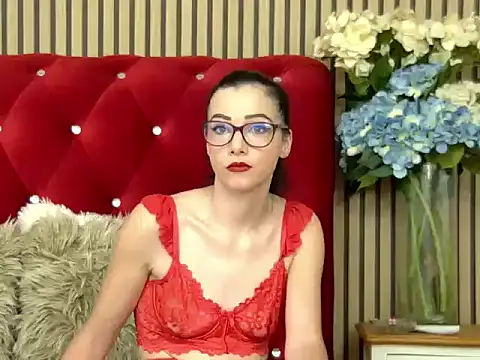 Snapshot of IvyCole chatting on December 5, 2025, 5:17 am IvyCole online show from December 5, 2025, 5:17 am