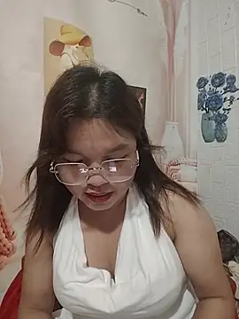 Snapshot of Cover-baa chatting on July 5, 2026, 6:04 pm Cover-baa online show from July 5, 2026, 6:04 pm