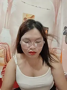 Snapshot of Cover-baa chatting on July 12, 2026, 8:04 am Cover-baa online show from July 12, 2026, 8:04 am