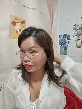 Snapshot of Cover-baa chatting on July 3, 2026, 10:05 pm Cover-baa online show from July 3, 2026, 10:05 pm