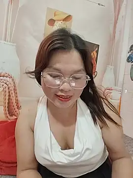 Snapshot of Cover-baa chatting on July 13, 2026, 8:13 am Cover-baa online show from July 13, 2026, 8:13 am