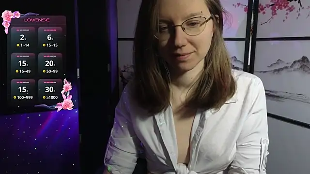 scarlettsrose online show from April 7, 2026, 12:18 pm