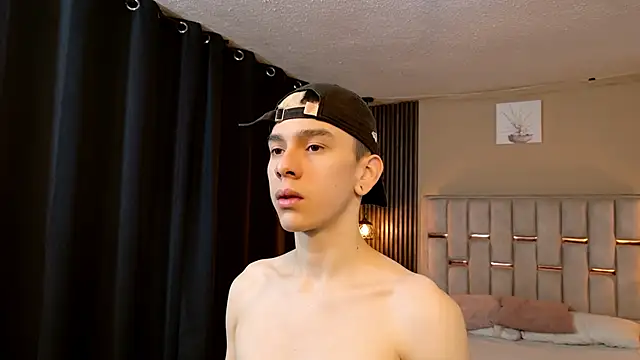 Snapshot of James_Adams_01 chatting on February 21, 2026, 11:34 am James Adams 01 online show from February 21, 2026, 11:34 am