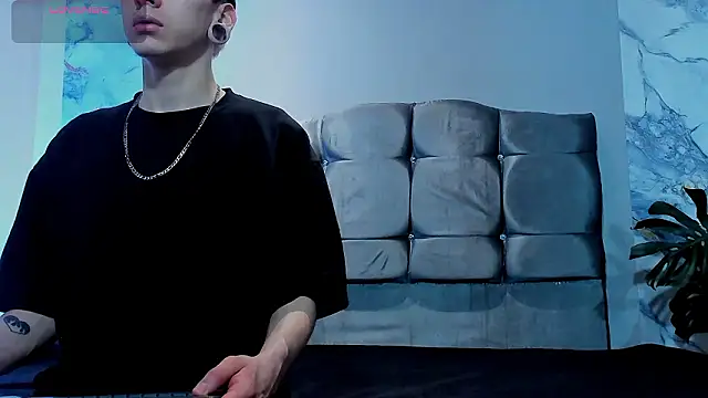 Snapshot of James_Adams_01 chatting on March 12, 2026, 12:20 pm James Adams 01 online show from March 12, 2026, 12:20 pm