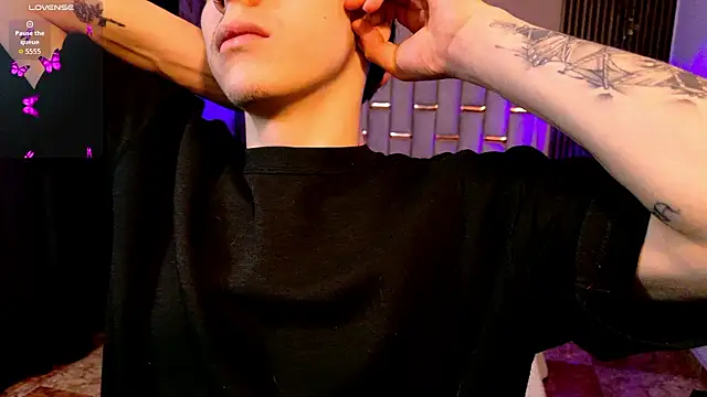 Snapshot of James_Adams_01 chatting on March 18, 2026, 2:30 pm James Adams 01 online show from March 18, 2026, 2:30 pm