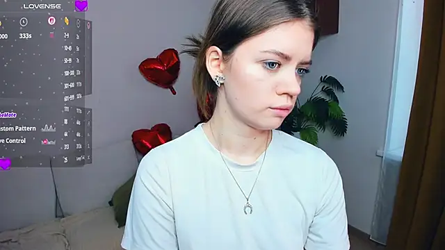 AngelesBenitz online show from February 18, 2026, 7:17 am