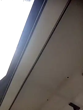 juunioreest online show from December 2, 2025, 8:21 pm