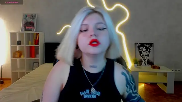 shadow  purrr online show from November 18, 2025, 1:21 am