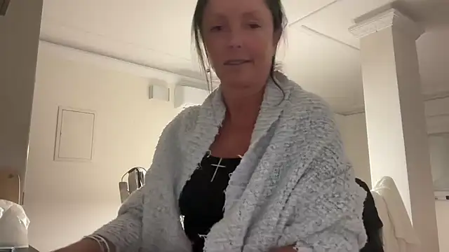 AnnaSophiaX online show from December 2, 2025, 8:54 pm