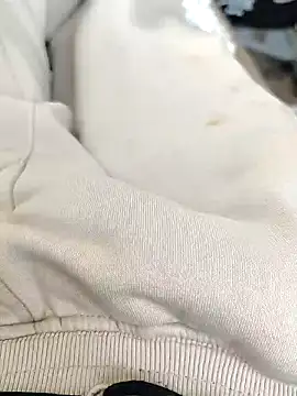 Snapshot of berkkderlerr chatting on December 17, 2025, 11:04 am berkkderlerr online show from December 17, 2025, 11:04 am