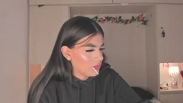 ShirleyJones  online show from December 19, 2025, 8:11 pm