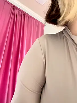 Burlesk Kate online show from November 18, 2025, 11:46 am