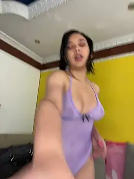 Snapshot of Esmerald_1111 chatting on February 27, 2026, 12:49 pm Esmerald 1111 online show from February 27, 2026, 12:49 pm