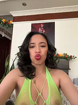 Snapshot of Esmerald_1111 chatting on June 18, 2026, 1:05 pm Esmerald 1111 online show from June 18, 2026, 1:05 pm
