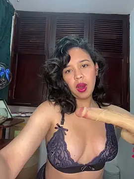 Snapshot of Esmerald_1111 chatting on February 17, 2026, 8:44 am Esmerald 1111 online show from February 17, 2026, 8:44 am