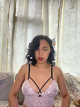 Snapshot of Esmerald_1111 chatting on July 4, 2026, 1:26 pm Esmerald 1111 online show from July 4, 2026, 1:26 pm