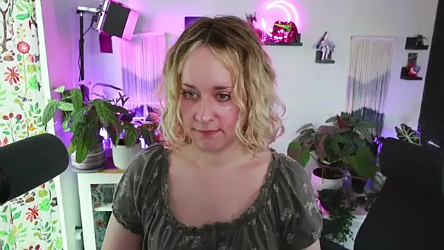 xzoeyryanx online show from July 4, 2026, 6:01 pm