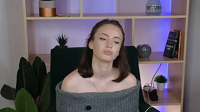 Snapshot of CamillaGebel chatting on November 18, 2025, 5:16 pm CamillaGebel online show from November 18, 2025, 5:16 pm