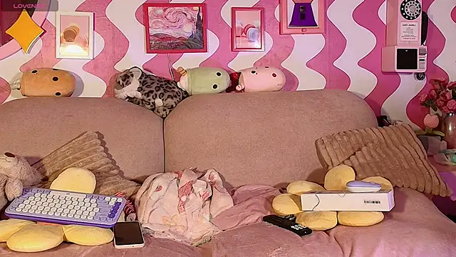 the girl with the red hai online show from December 21, 2025, 3:19 am