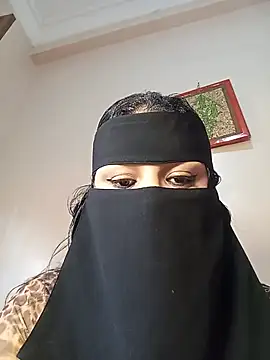 fati35flou online show from June 26, 2026, 5:52 pm