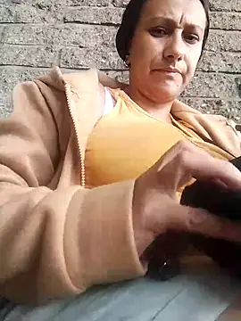 Mikela 19 online show from December 21, 2025, 7:15 pm