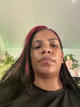 Snapshot of ArielleMillerr- chatting on May 28, 2026, 5:19 pm ArielleMillerr- online show from May 28, 2026, 5:19 pm