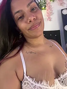 Snapshot of ArielleMillerr- chatting on June 5, 2026, 5:51 pm ArielleMillerr- online show from June 5, 2026, 5:51 pm